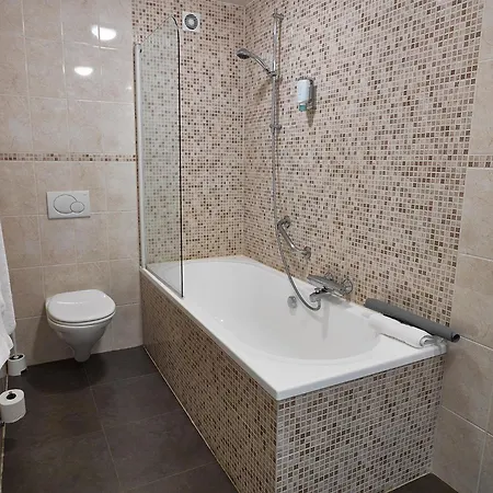 Restaurant De Kommel فندق